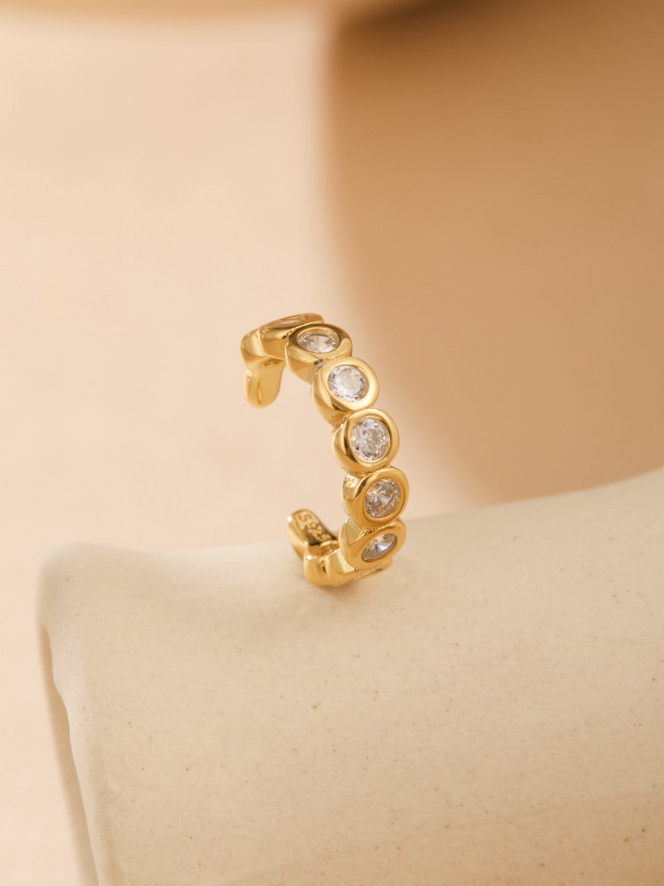 Bezel-Set Ear Cuff