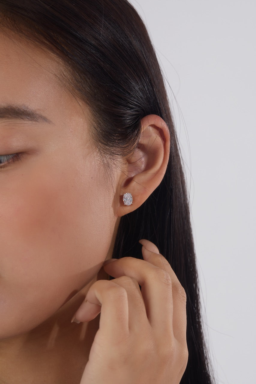 1.6ct Oval Cut Stud