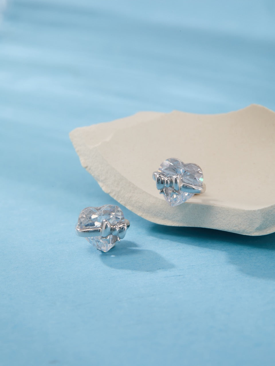 Heart-Cut Ribbon Stud Earrings
