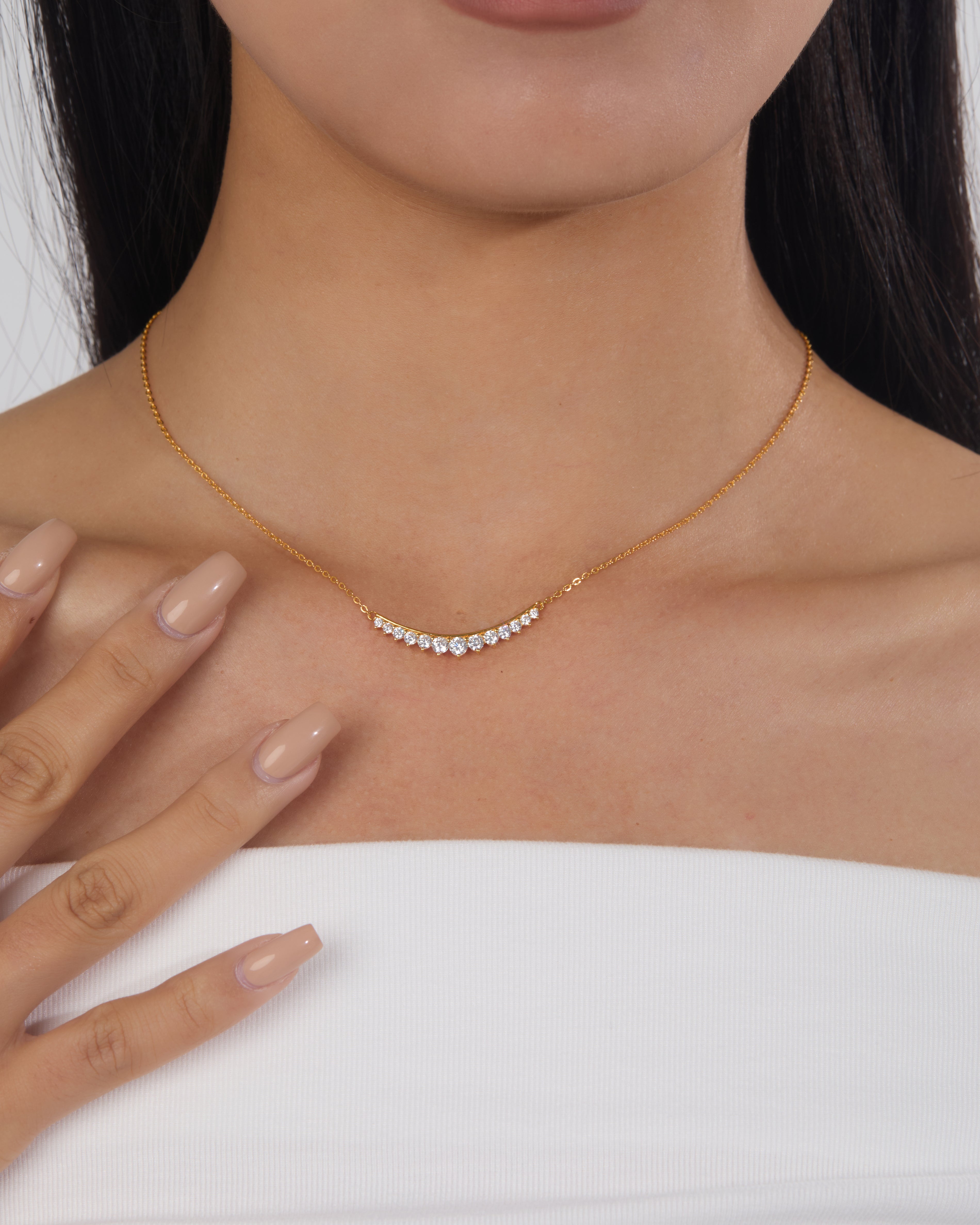Mixed Cut Curved Necklace