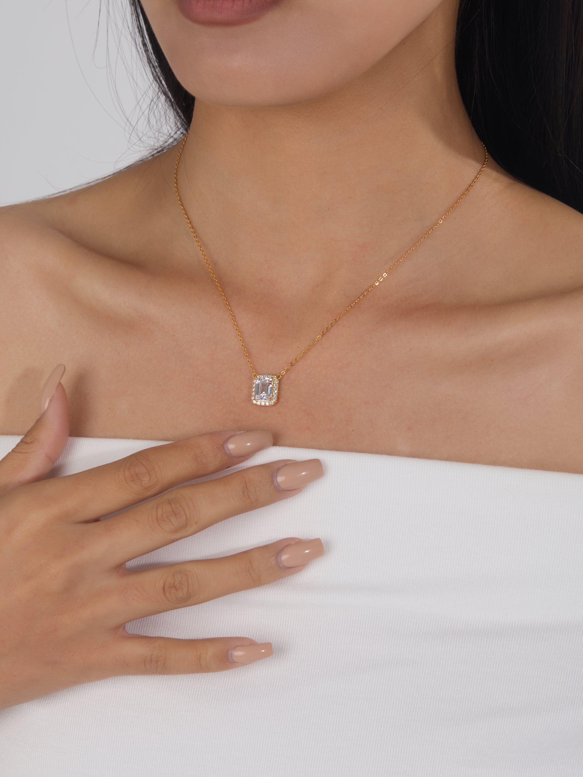 Emerald Halo Solitaire Necklace