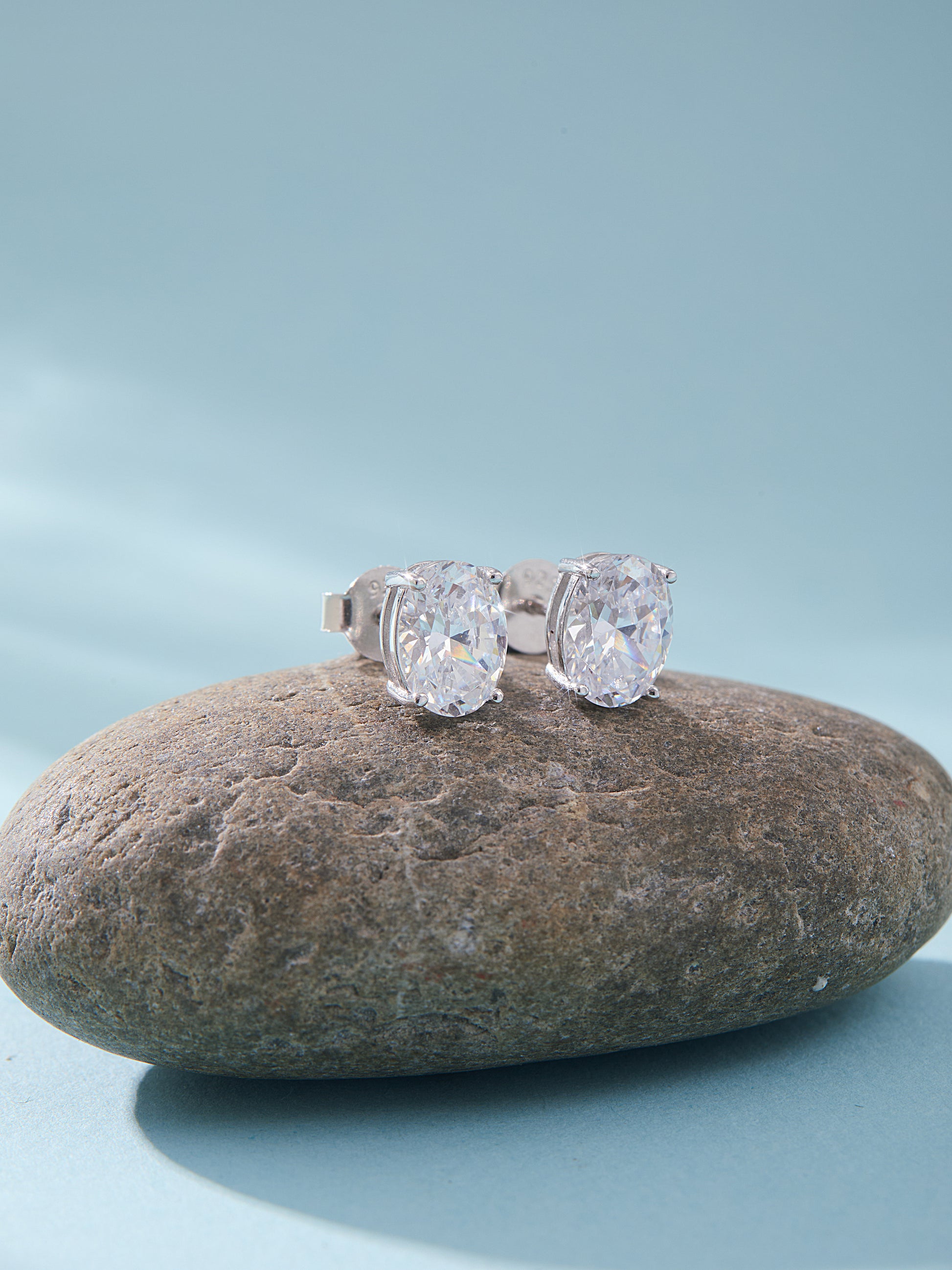 1.6ct Oval Cut Stud