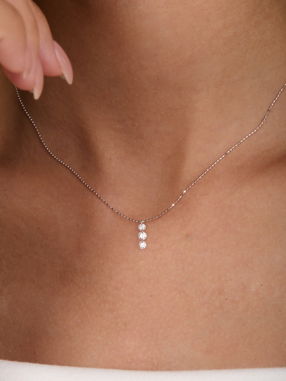 18K Gold Vertical 3-Stone Lab Diamond Drop Necklace (IGI)