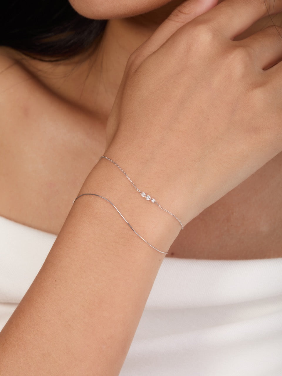 18K Gold Double Chain 3-Stone Lab Diamond Adjustable Bracelet (IGI)