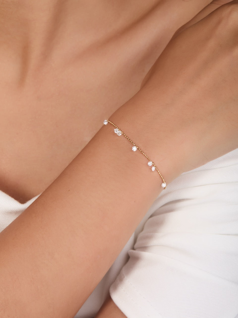 18K Gold 7-Stone Scattered Lab Diamond Bead Chain Adjustable Bracelet (IGI)