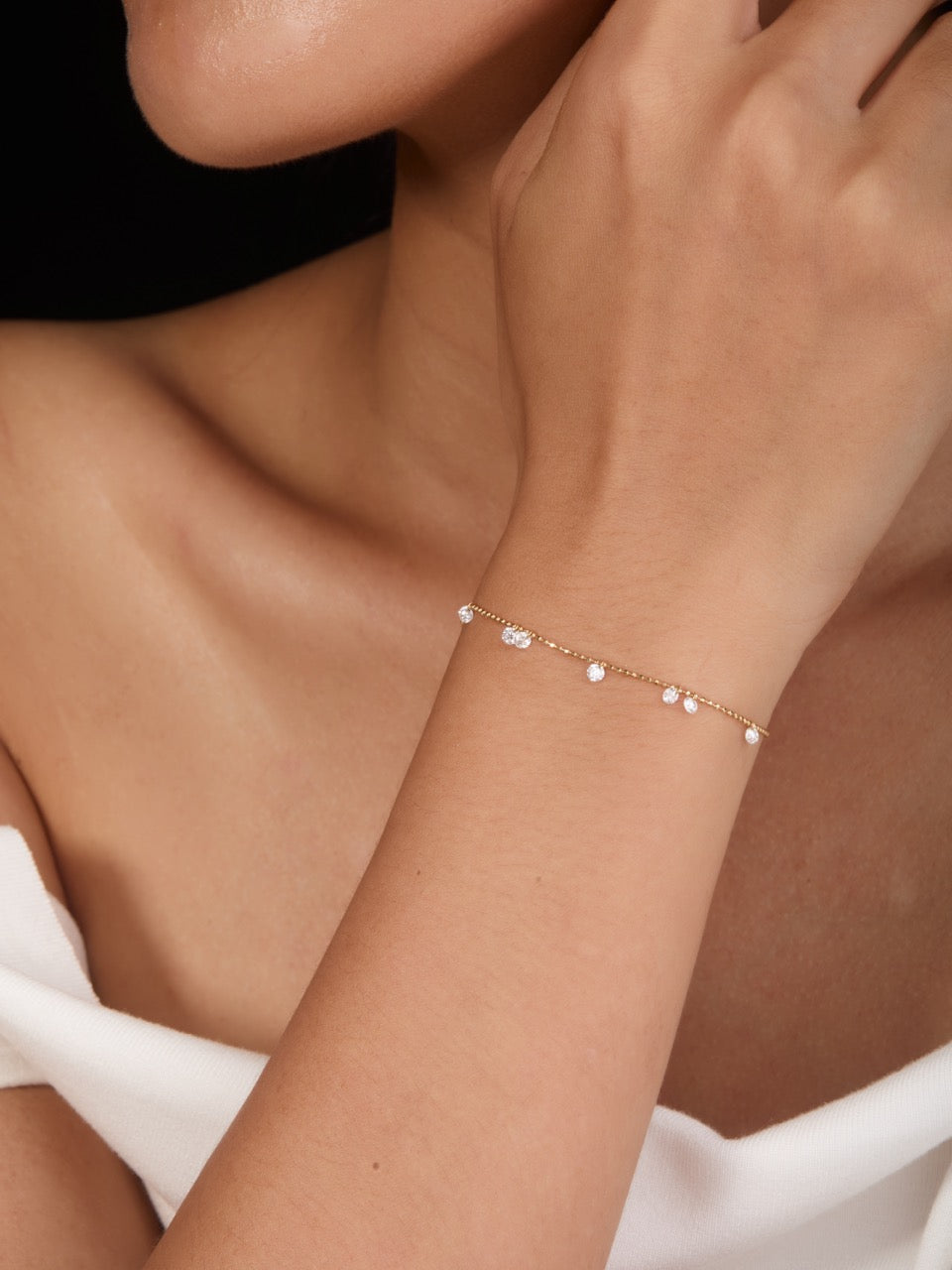 18K Gold 7-Stone Scattered Lab Diamond Bead Chain Adjustable Bracelet (IGI)