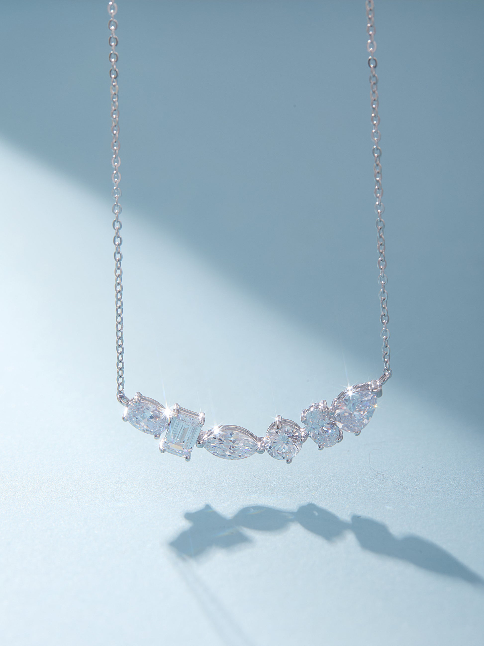 Mixed Cut Curved Necklace